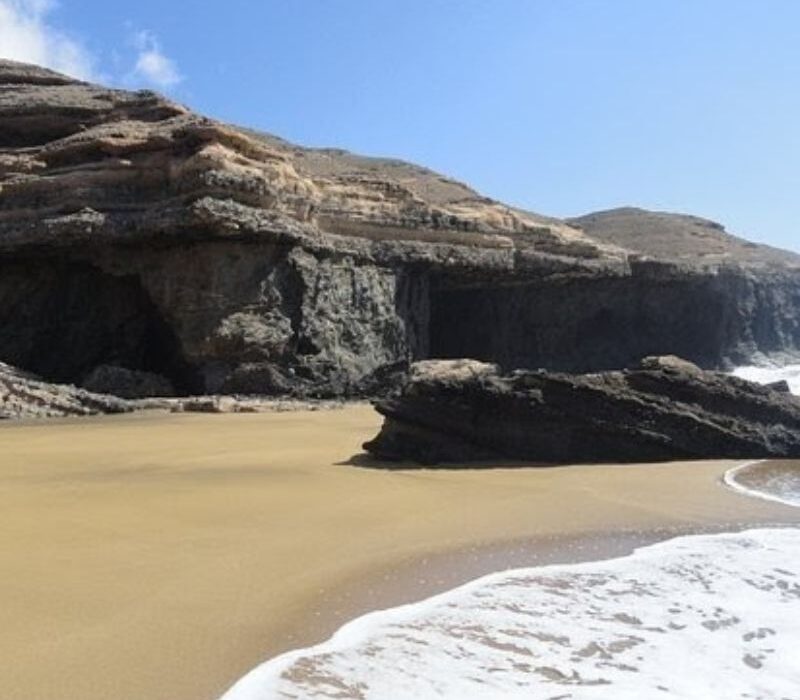 Grotta de la Playa de la Solapa a Fuerteventura