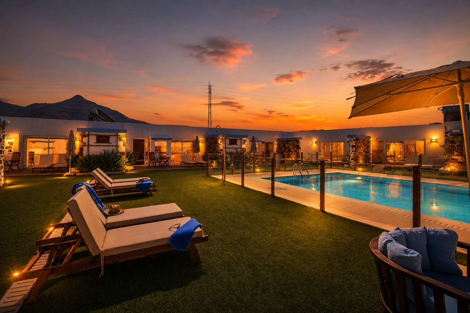 Hotel boutique con piscina al tramonto